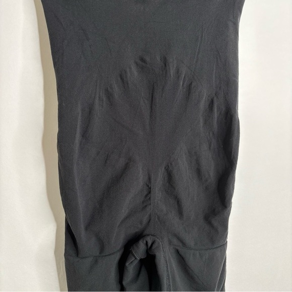 SPANXsculpt™ Seamless Power High-Waisted Mid-Thigh Short Very Black size XL - Picture 6 of 15